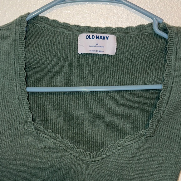Old Navy Women's Deep Green Long Sleeve Tee - Picture 2 of 2